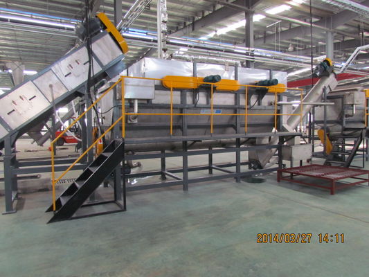 Kruszarka do recyklingu tworzyw sztucznych CE, linia do recyklingu butelek PET 2000 kg / H