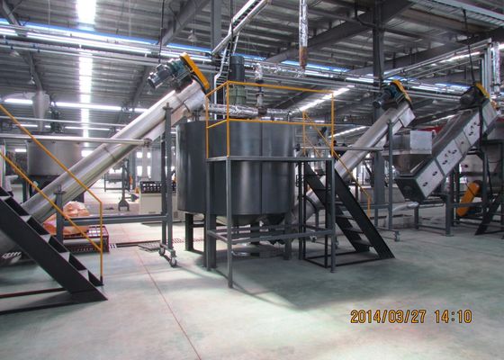 Kruszarka do recyklingu tworzyw sztucznych CE, linia do recyklingu butelek PET 2000 kg / H