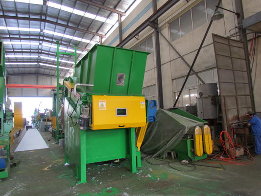 Rozdrabniacz do odpadów plastikowych 1500 kg / H, rozdrabniacz do worków tonowych