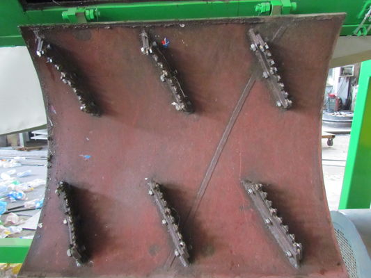 2ton / H Plastikowa maszyna do recyklingu Maszyna do usuwania etykiet z zakrętek butelek PET