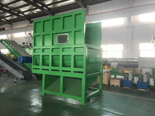 2000 kg / H Odpadowe butelki PET Maszyna do recyklingu tworzyw sztucznych Łamacz bel