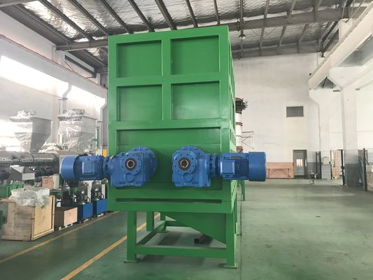 2000 kg / H Odpadowe butelki PET Maszyna do recyklingu tworzyw sztucznych Łamacz bel